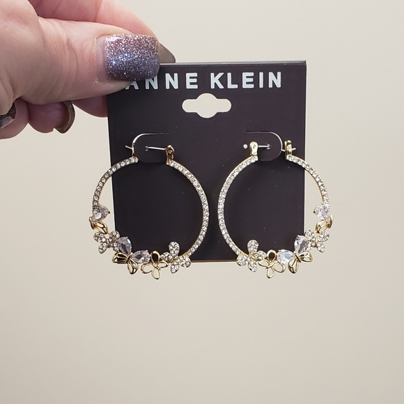 Anne Klein, NWT, gold tone rhinestone hoop butterflies pierced earrings - Picture 3 of 10